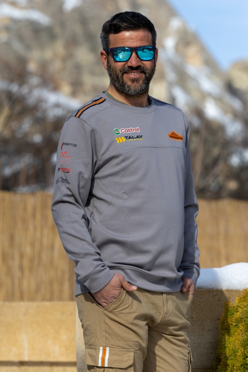 TA 24 SWEATSHIRT